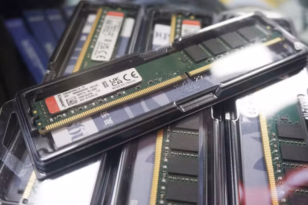 Thanh RAM được rao bán trong chợ đen Trung Quốc.