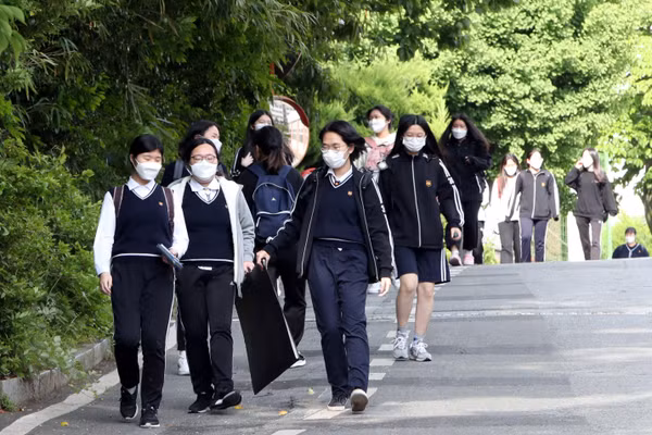 Học sinh Hàn Quốc ưu tiên các trường đại học ở xa thay vì Seoul.