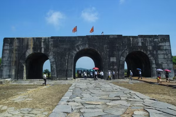 Dự án 'Bảo tồn, tu bổ, phục hồi, tôn tạo một số hạng mục công trình thuộc khu vực Thành nội Di sản văn hóa thế giới Thành nhà Hồ' chia thành 2 giai đoạn.