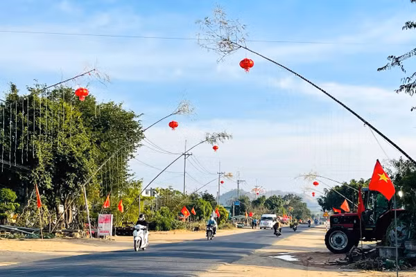 Người dân dựng cây nêu ngày Tết để gìn giữ văn hóa truyền thống từ xa xưa.