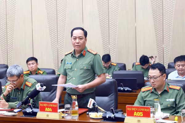 Đại tá Phạm Mạnh Hùng, Phó Cục trưởng Cục An ninh kinh tế, Bộ Công an cung cấp thông tin liên quan đến vụ án sàn giao dịch ONUS.