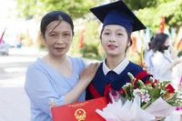 Ngô Đặng Quỳnh Mi luôn cố gắng học để không phụ lòng mong mỏi của mẹ.