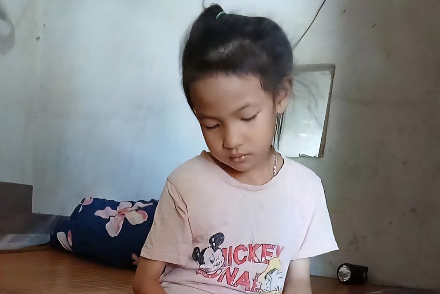 Tội nghiệp bé Ngân, nếu không có phép màu nào thì ngày em không còn mẹ chỉ còn điểm từng ngày. 1000043765.jpg