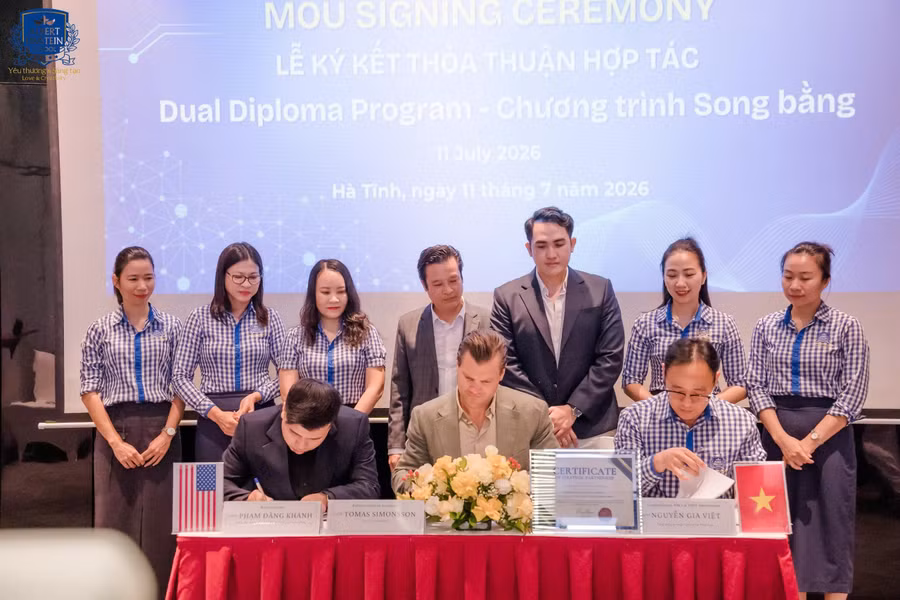 Đại diện các đơn vị thực hiện ký kết hợp tác.