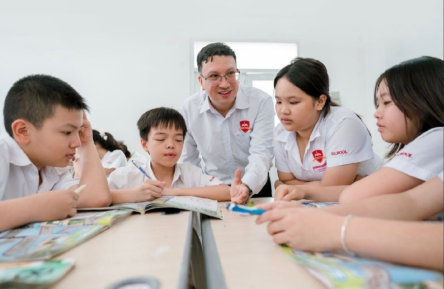 Câu lạc bộ Tiếng Anh iSchool Ninh Thuận.