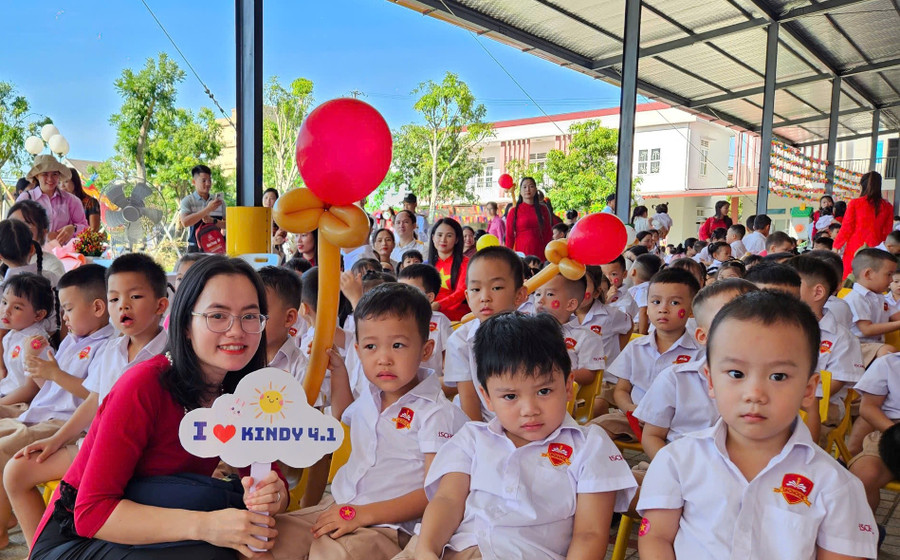 Cô trò iSchool Hà Tĩnh háo hức ngày khai giảng z6978257964076-ff112f180f97d1fc6318800629acb3d7.jpg
