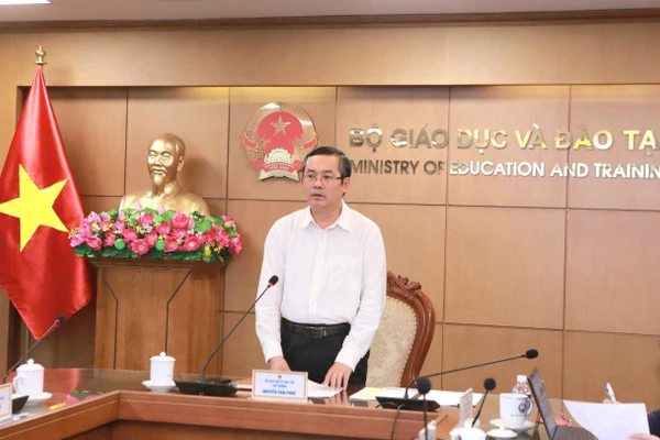 Thứ trưởng Nguyễn Văn Phúc phát biểu khai mạc hội nghị. Ảnh: Đình Tuệ.