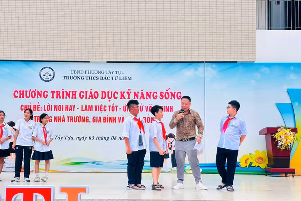 Rèn kỹ năng xây dựng tình bạn đẹp, phòng chống bạo lực học đường