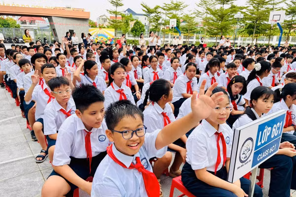 Học sinh lớp 6 tại Trường THCS Bắc Từ Liêm, phường Tây Tựu, Hà Nội. Ảnh: Đình Tuệ.