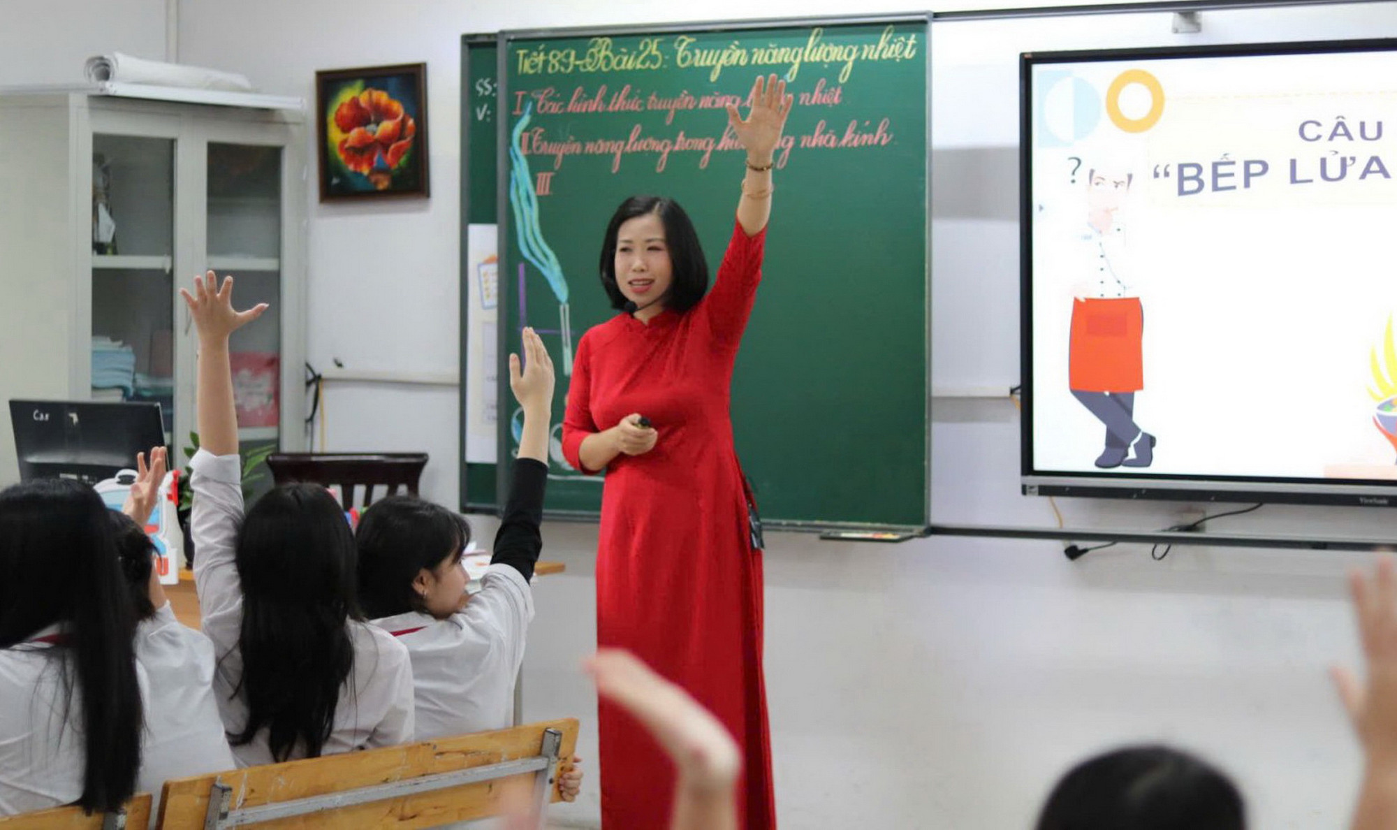 Cô Đậu Thị Vân Nga trong giờ dạy. nga-5697.jpg