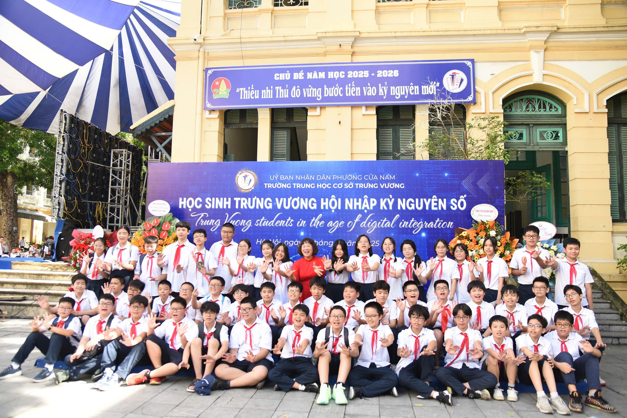 Thầy trò Trường THCS Trưng Vương sẵn sàng hội nhập kỷ nguyên số. z6979244055583-e35fee78244f3c9446bcc9c2acf67c38.jpg