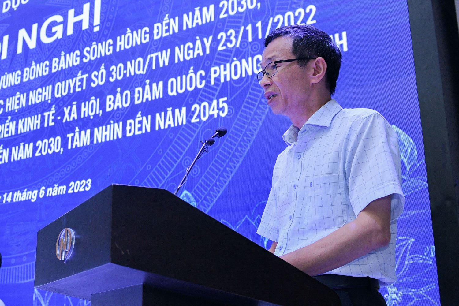 GS.TS Nguyễn Văn Minh, Hiệu trưởng Trường ĐH Sư phạm Hà Nội phát biểu tại hội nghị.