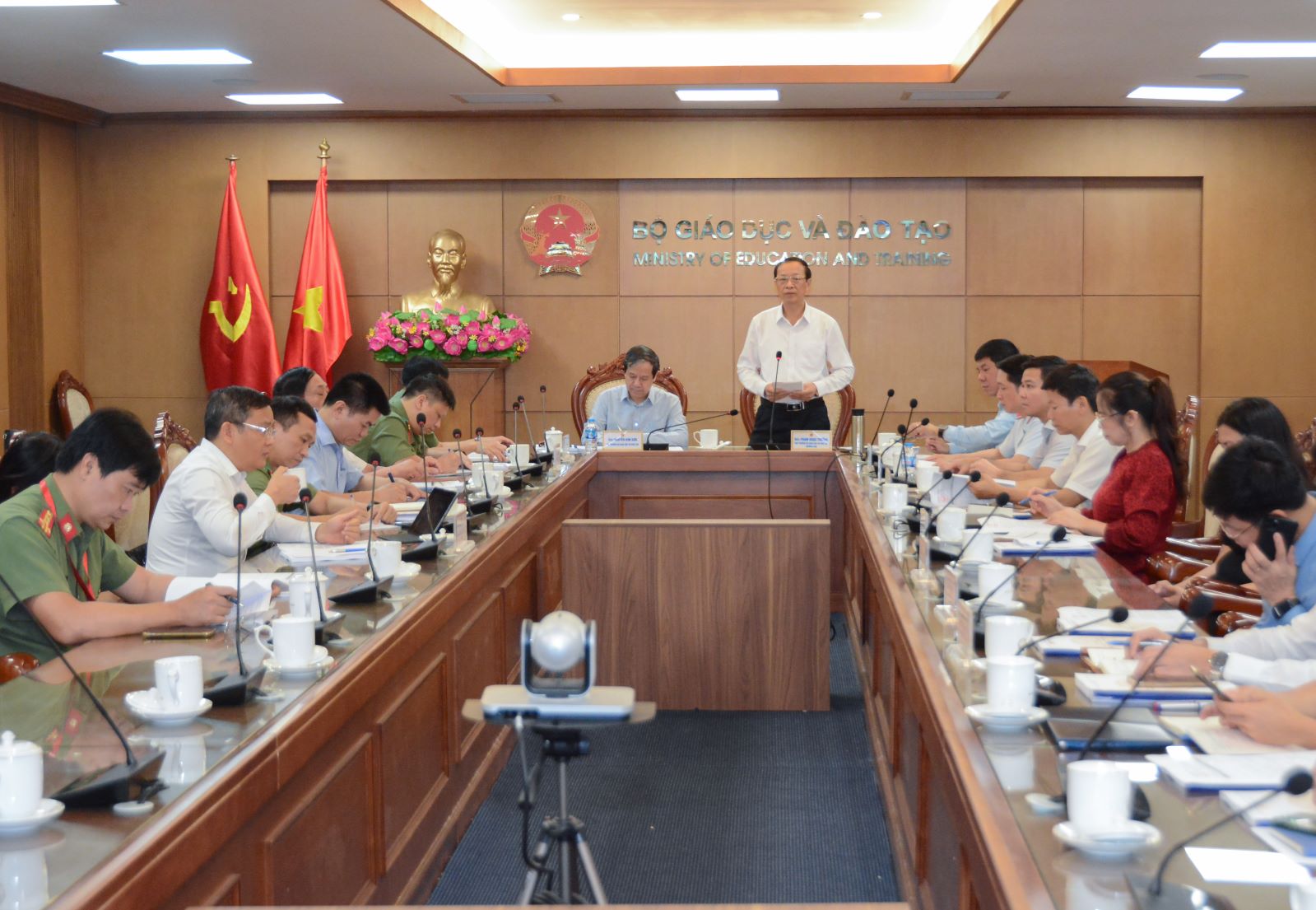 Thứ trưởng Phạm Ngọc Thưởng - Trưởng Ban Chỉ đạo cấp quốc gia Kỳ thi tốt nghiệp THPT năm 2023 phát biểu tại hội nghị. Thứ trưởng Phạm Ngọc Thưởng - Trưởng Ban Chỉ đạo cấp quốc gia Kỳ thi tốt nghiệp THPT năm 2023 phát biểu tại hội nghị.