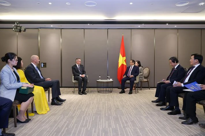 Thủ tướng tiếp GS Neil Quigley - Ảnh: VGP/Nhật Bắc.