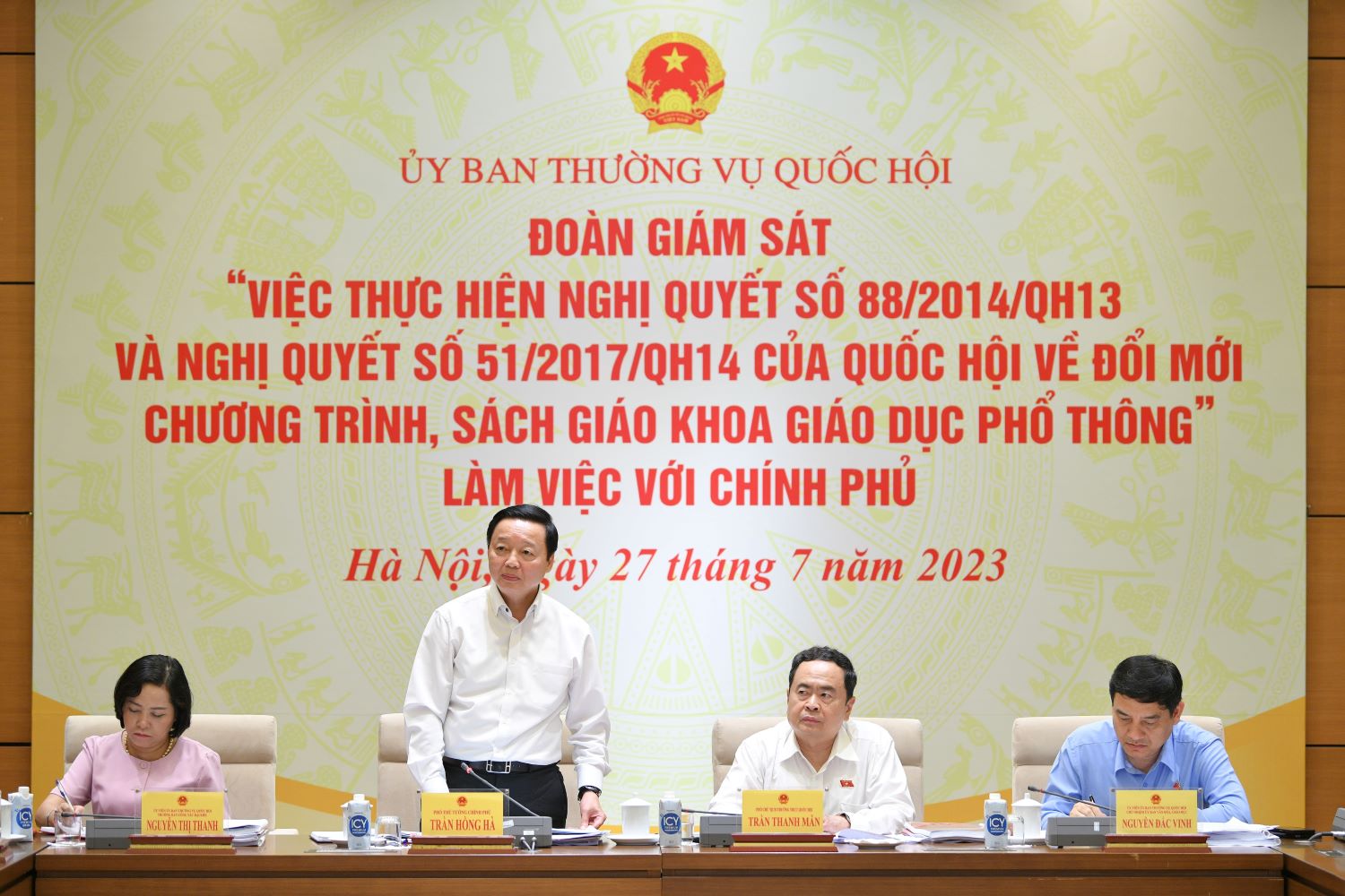 Phó Thủ tướng Trần Hồng Hà phát biểu tại buổi làm việc.