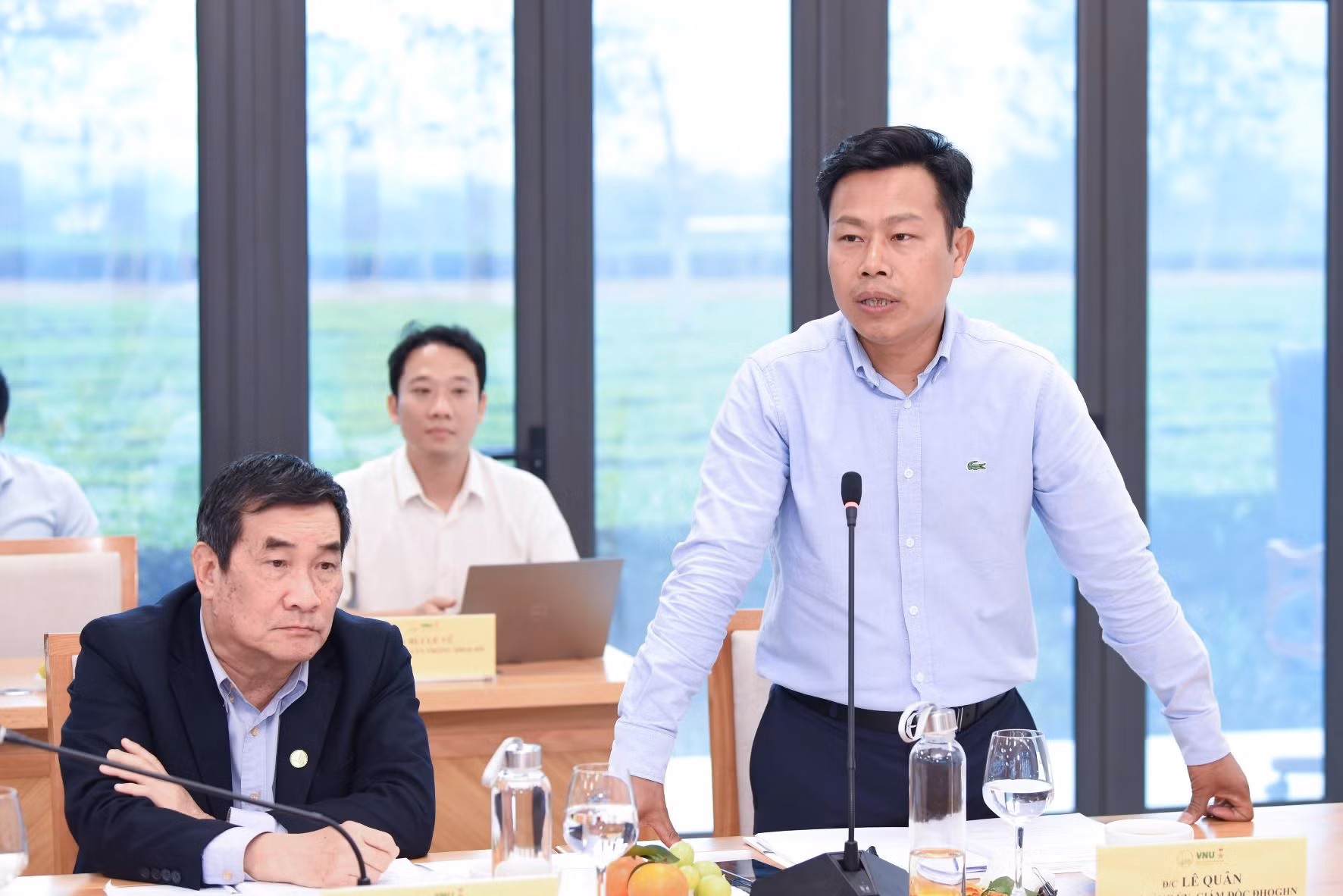 Tại buổi làm việc, Giám đốc ĐHQG Hà Nội Lê Quân (trong ảnh) và đại diện 2 ĐHQG, đại diện các bộ liên quan trao đổi, góp ý cho dự thảo Nghị định.