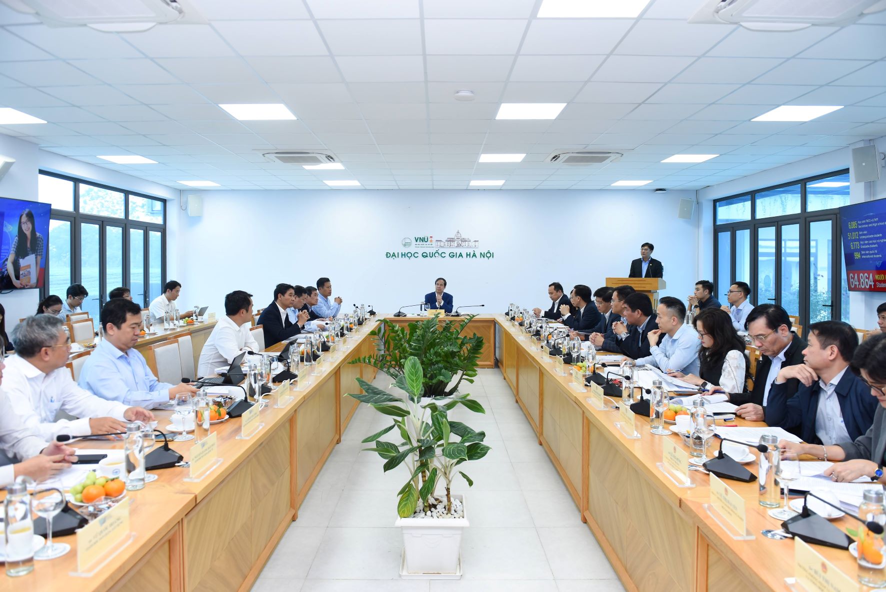 Quang cảnh buổi làm việc.