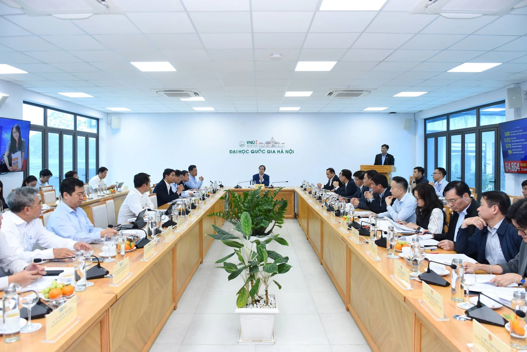 Quang cảnh buổi làm việc.