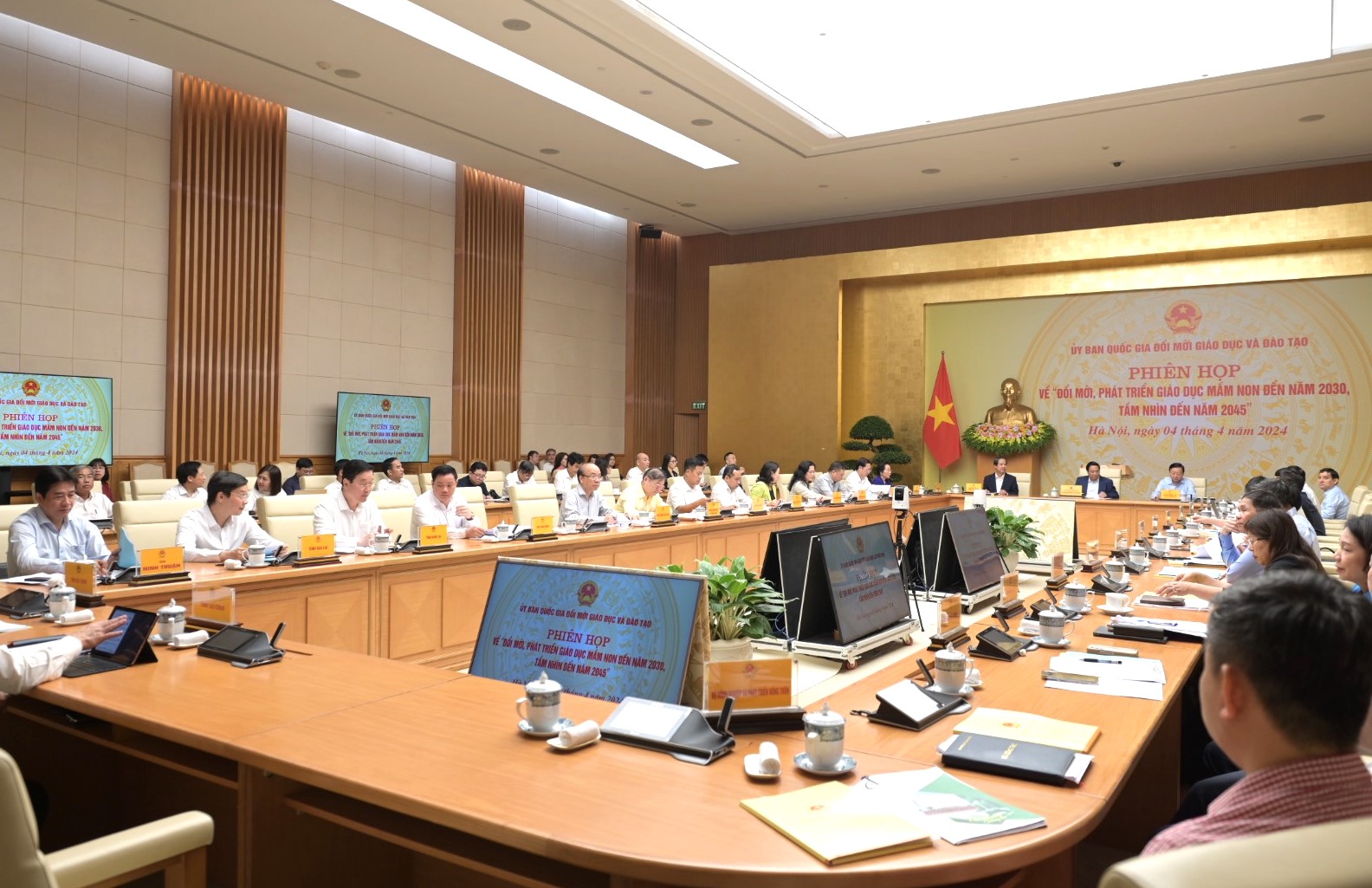 Phiên họp Uỷ ban quốc gia Đổi mới giáo dục và đào tạo về “Đổi mới, phát triển giáo dục mầm non đến năm 2030, tầm nhìn đến năm 2045”. Ảnh Trần Hiệp. Phiên họp Uỷ ban quốc gia Đổi mới giáo dục và đào tạo về “Đổi mới, phát triển giáo dục mầm non đến năm 2030, tầm nhìn đến năm 2045”. Ảnh Trần Hiệp.