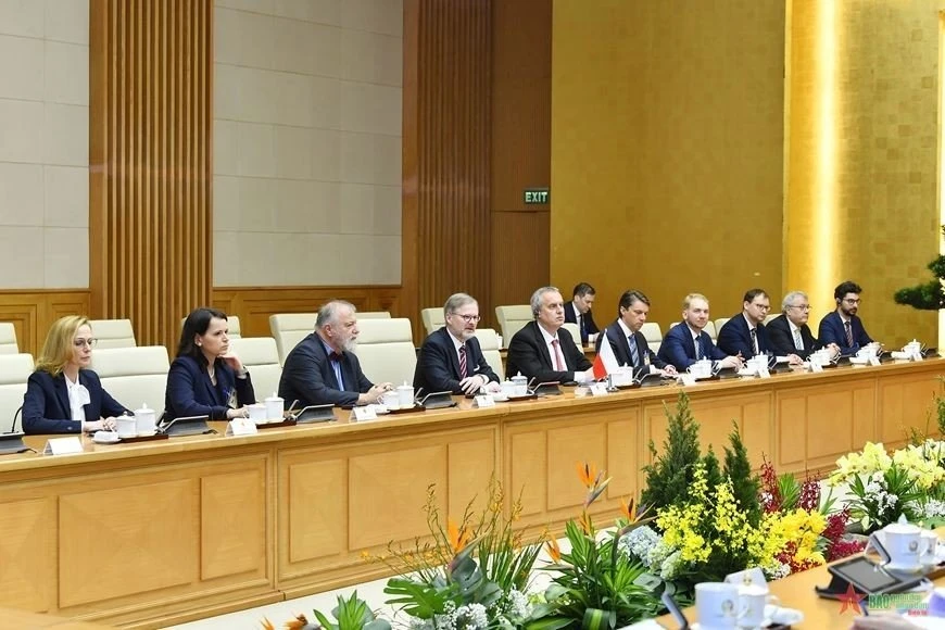 Thủ tướng Petr Fiala và đoàn đại biểu cấp cao Cộng hòa Séc tại hội đàm. Ảnh - Tuấn Huy