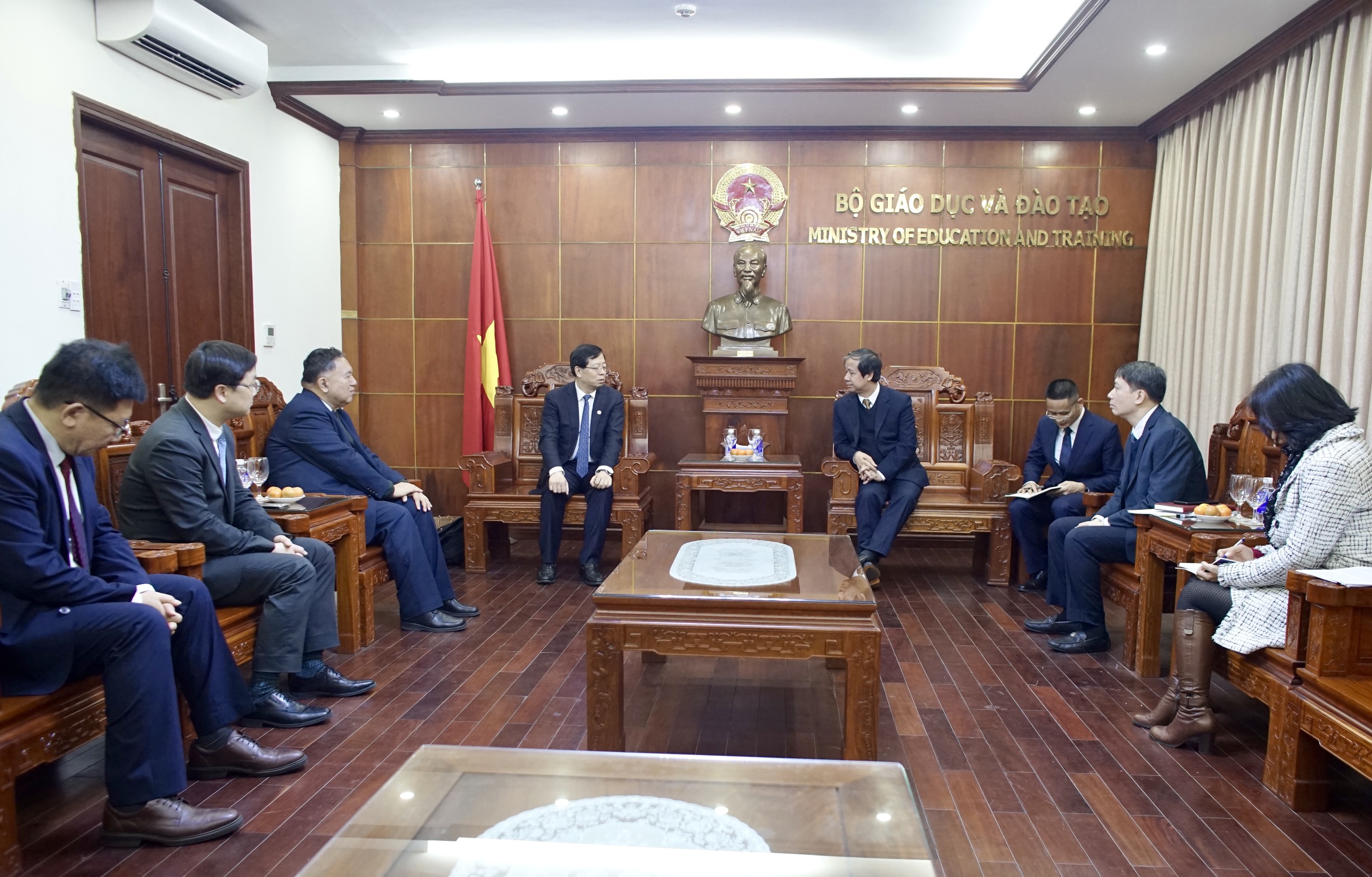 Quang cảnh buổi tiếp. Quang cảnh buổi tiếp.