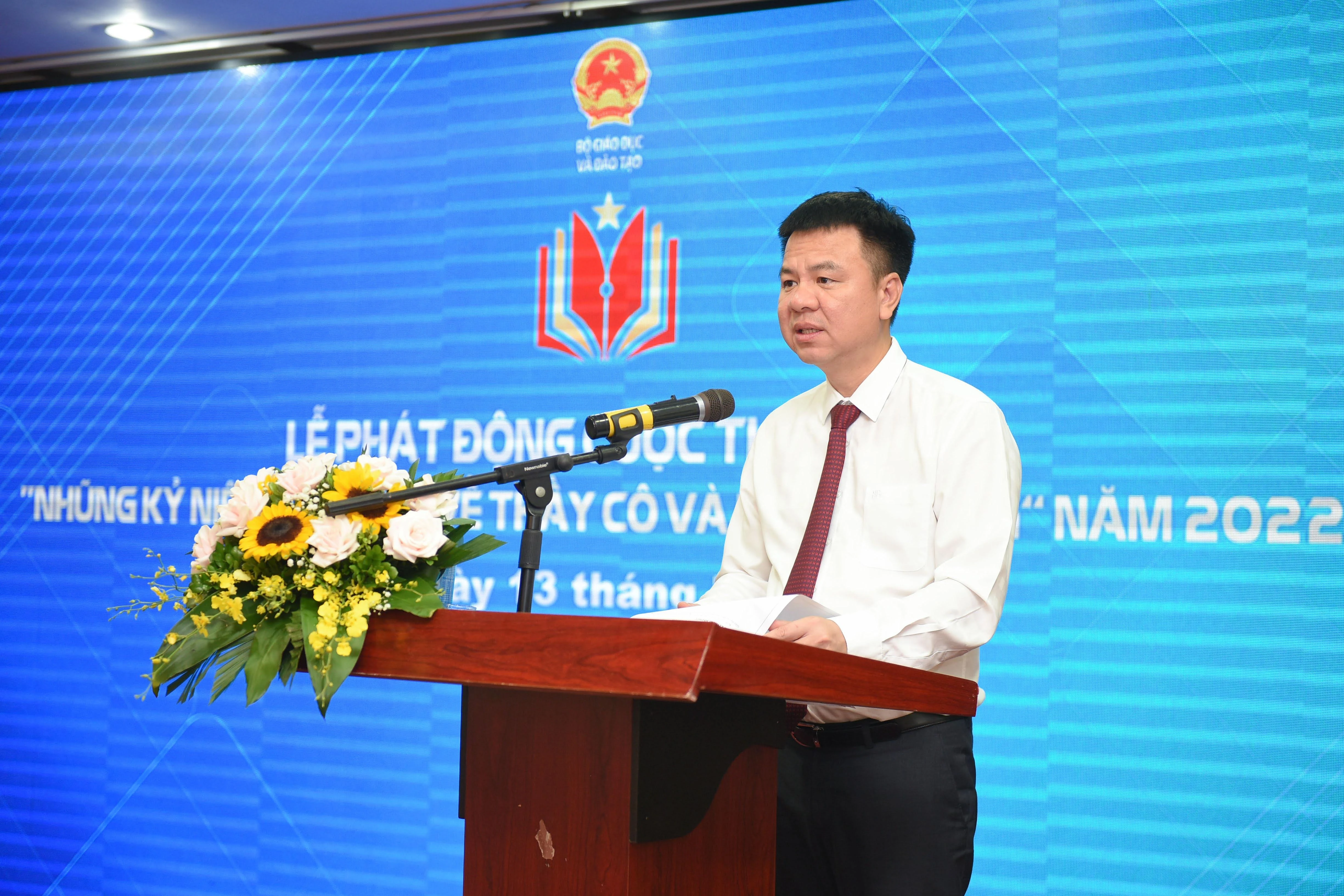 Nhà báo Triệu Ngọc Lâm, Tổng Biên tập Báo Giáo dục và Thời đại công bố thể lệ Cuộc thi.