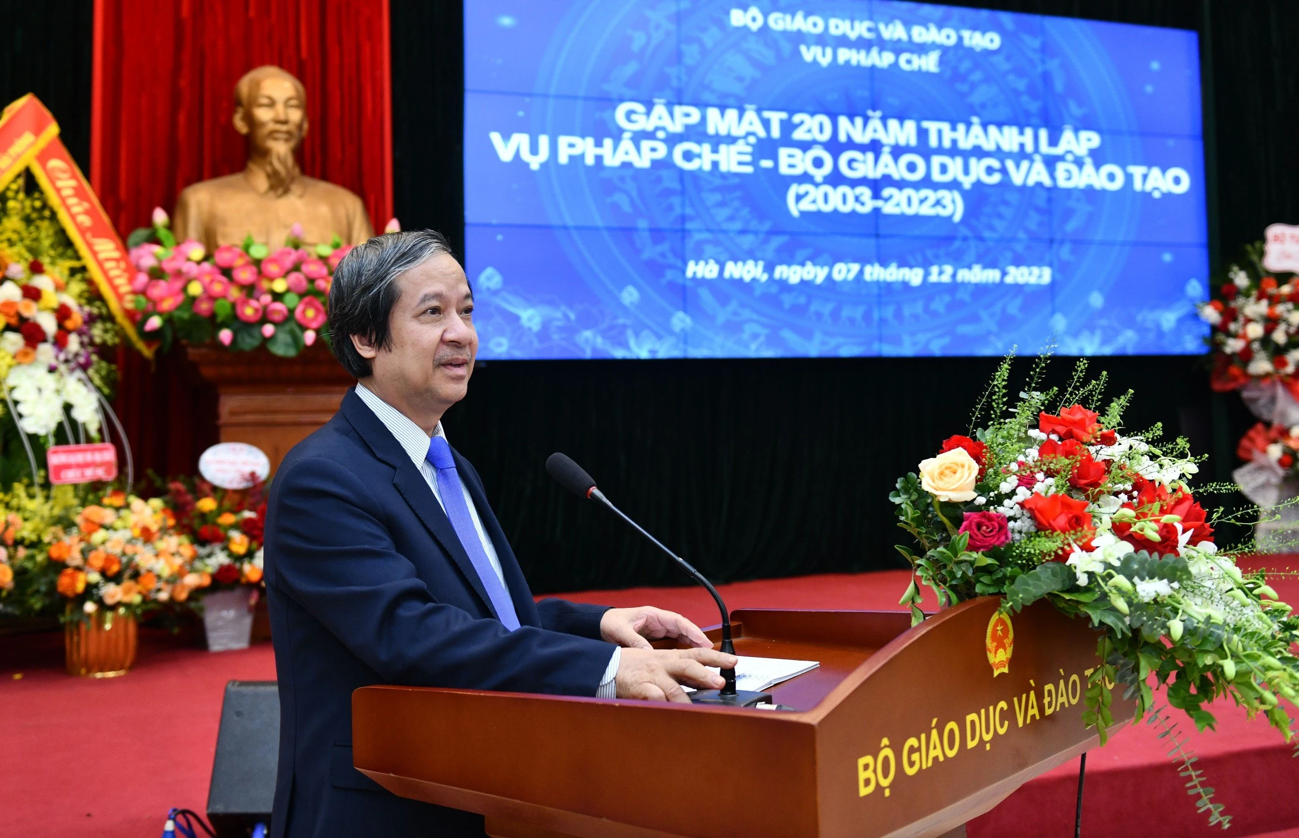 Bộ trưởng Nguyễn Kim Sơn phát biểu chúc mừng Vụ Pháp chế.