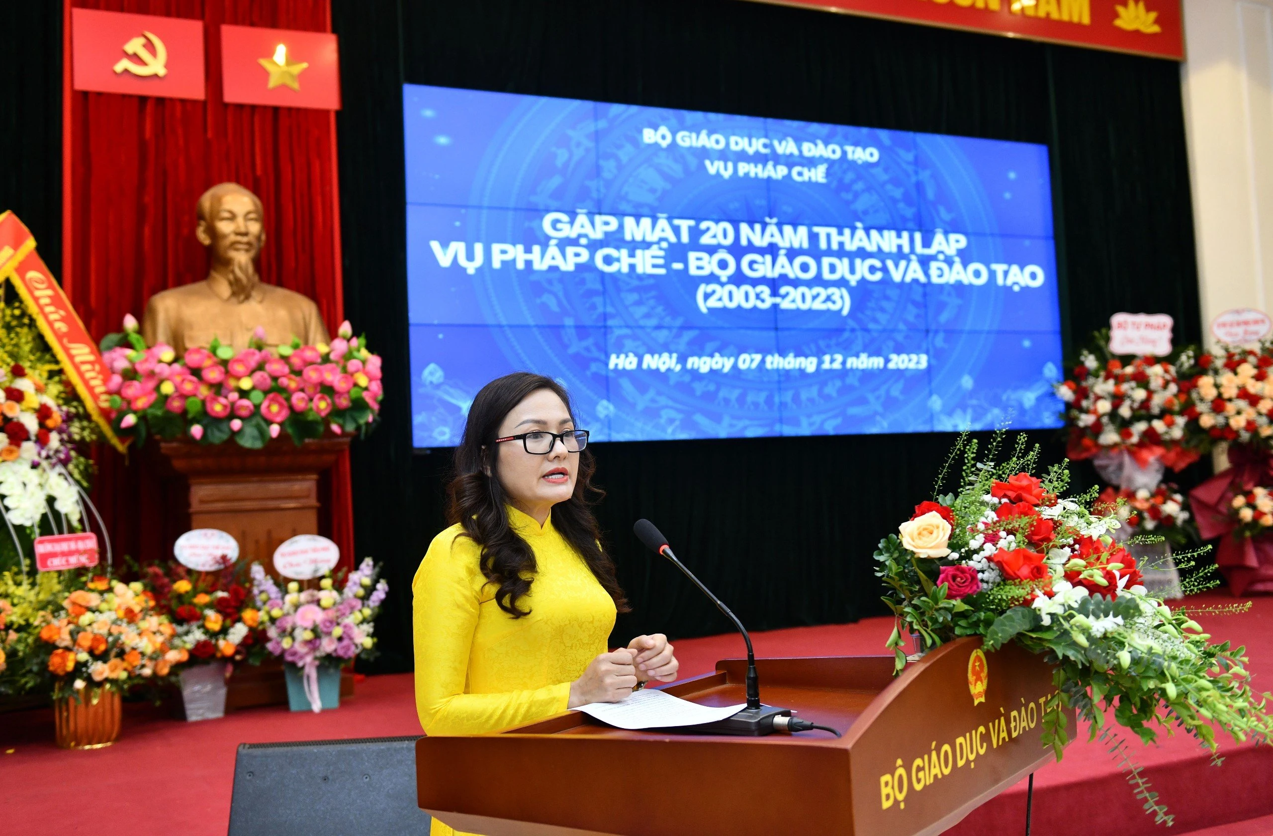 Vụ trưởng Vụ Pháp chế Mai Thị Anh phát biểu tại buổi gặp mặt.