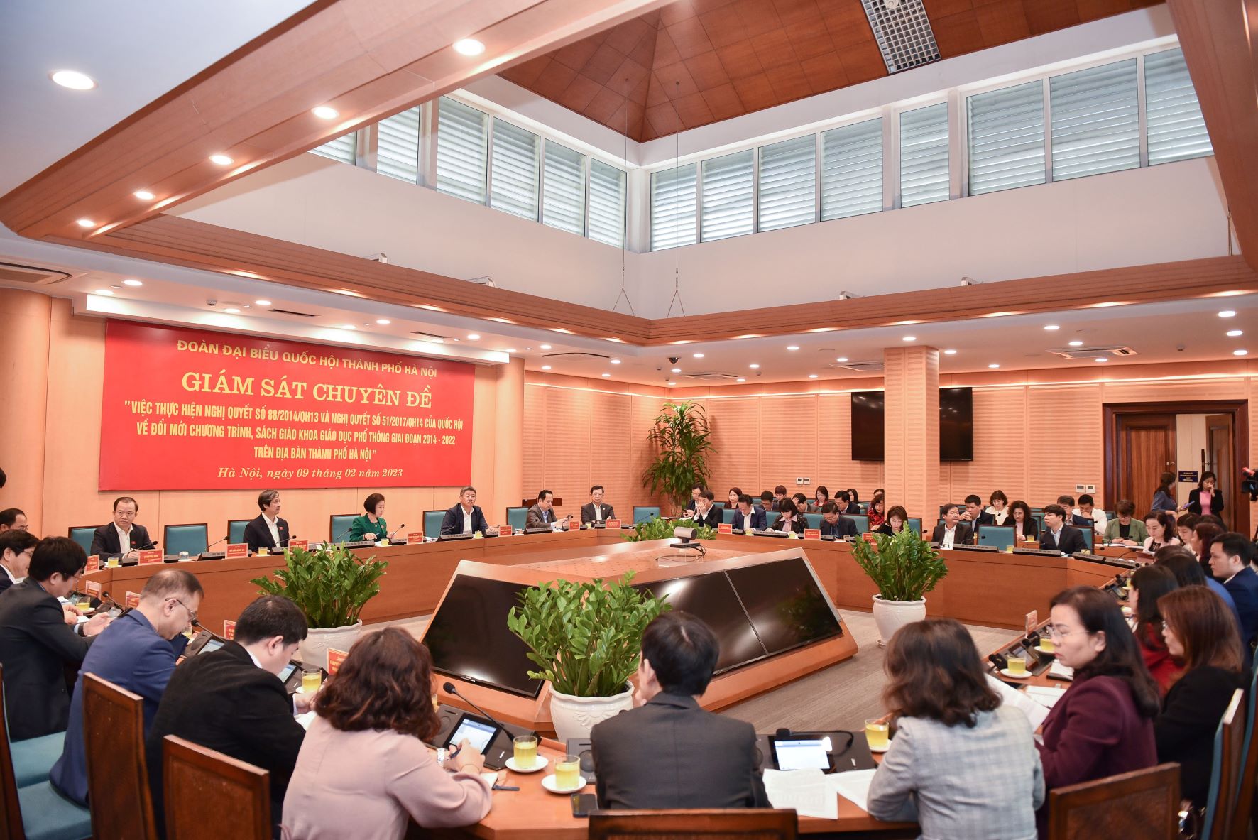 Đoàn ĐBQH TP. Hà Nội làm việc với UBND Thành phố và một số sở, ngành liên quan về đổi mới chương trình, SGK. Đoàn ĐBQH TP. Hà Nội làm việc với UBND Thành phố và một số sở, ngành liên quan về đổi mới chương trình, SGK.