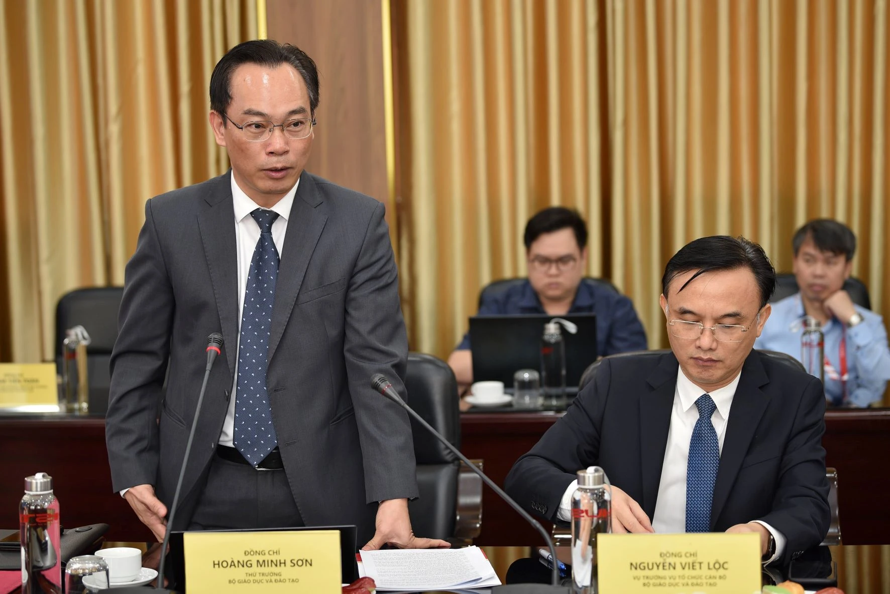 Thứ trưởng Hoàng Minh Sơn phát biểu tại buổi làm việc.
