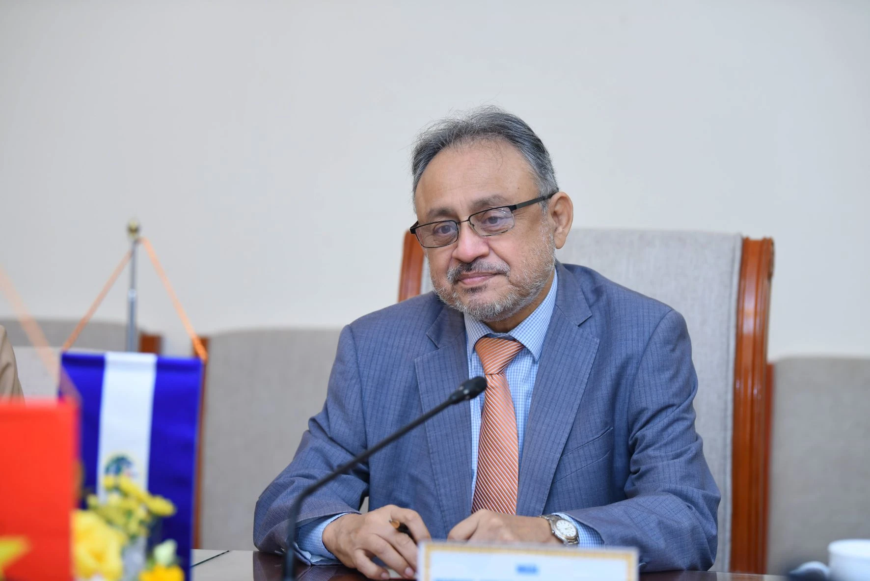Đại sứ đặc mệnh toàn quyền El Salvador tại Việt Nam, ngài Ruben Omar Orozco Burgos tại buổi tiếp.