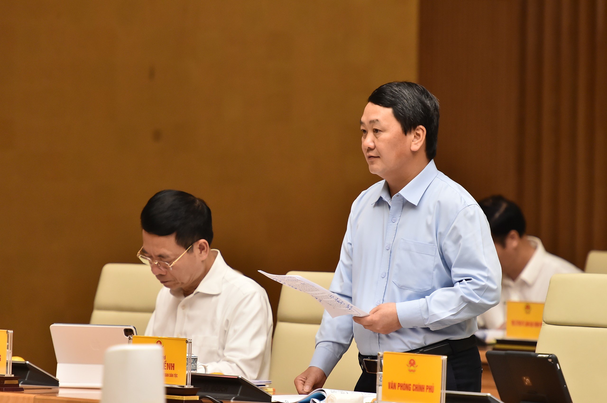 Bộ trưởng, Chủ nhiệm Uỷ ban Dân tộc Hầu A Lềnh phát biểu.