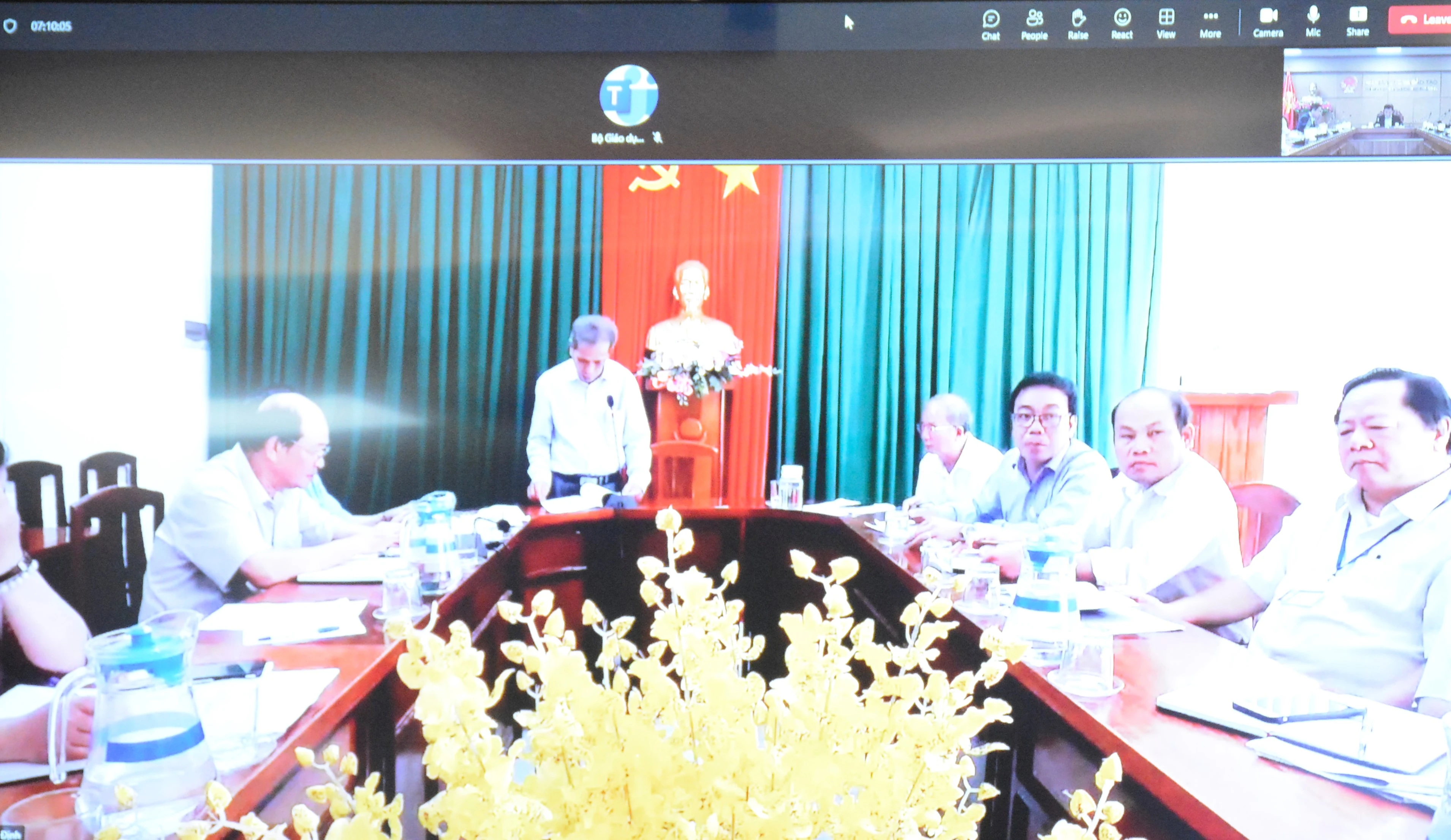 Đại biểu tham dự tại đầu cầu Sở GD&amp;ĐT Bình Định.