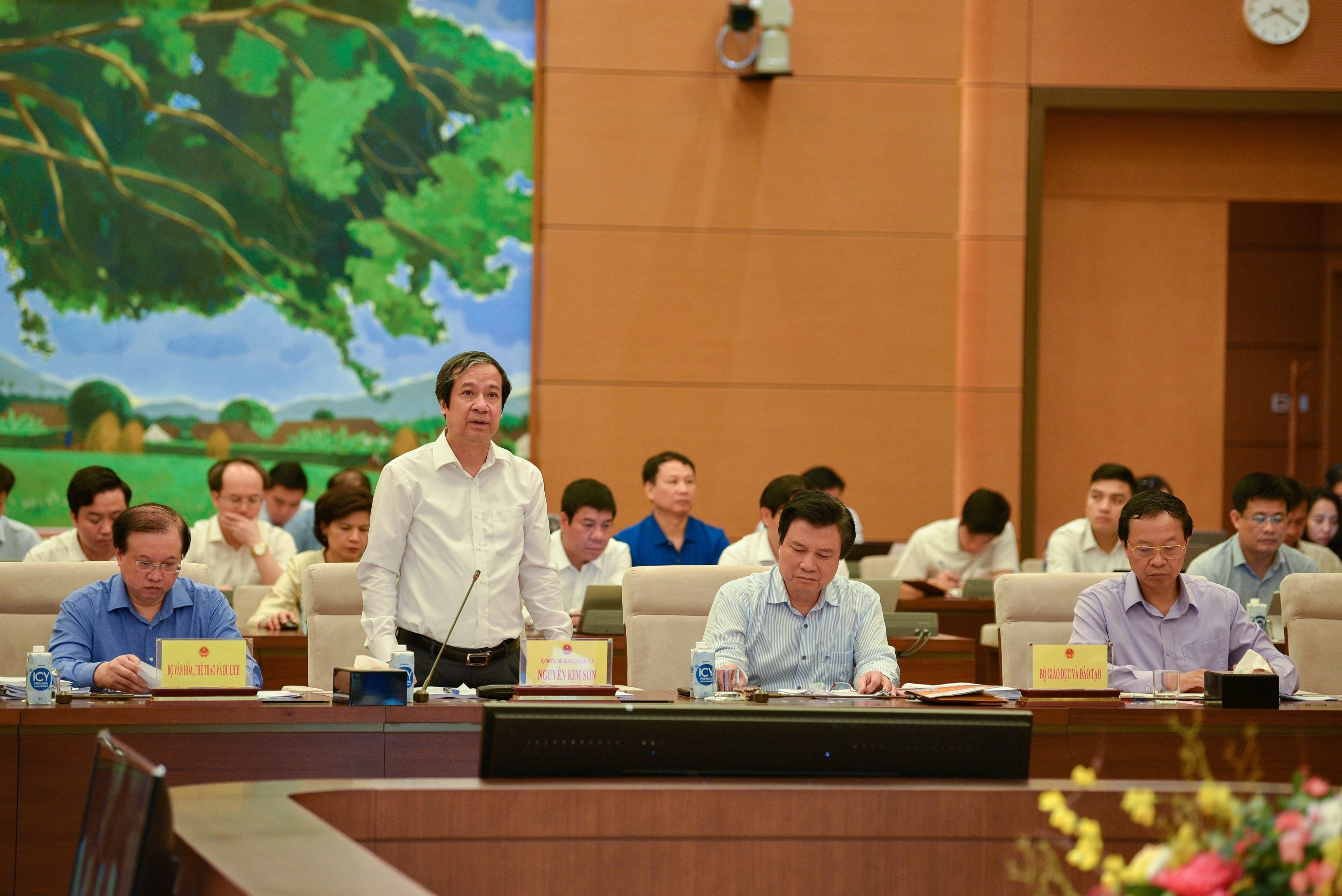 Bộ trưởng Bộ GD&amp;ĐT Nguyễn Kim Sơn phát biểu tại buổi làm việc.