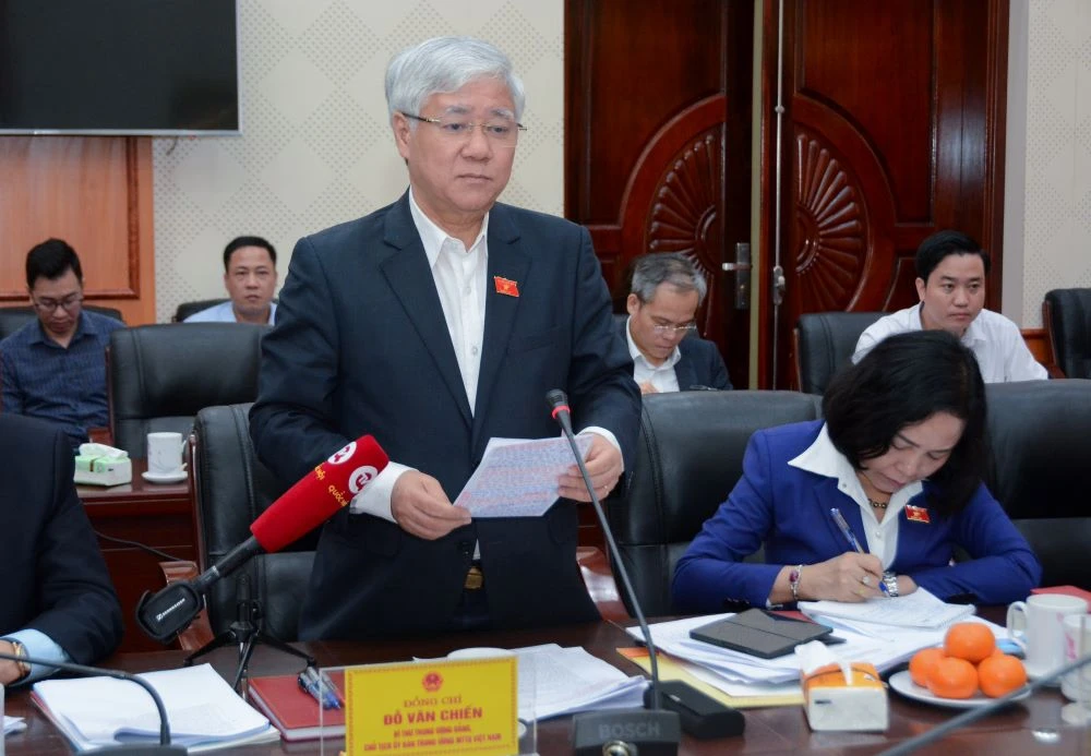 Ông Đỗ Văn Chiến, Chủ tịch Ủy ban Trung ương MTTQ Việt Nam phát biểu tại buổi làm việc.