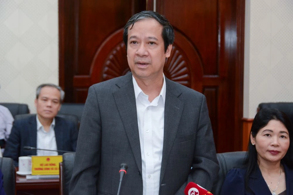 Bộ trưởng Nguyễn Kim Sơn phát biểu tại buổi làm việc.