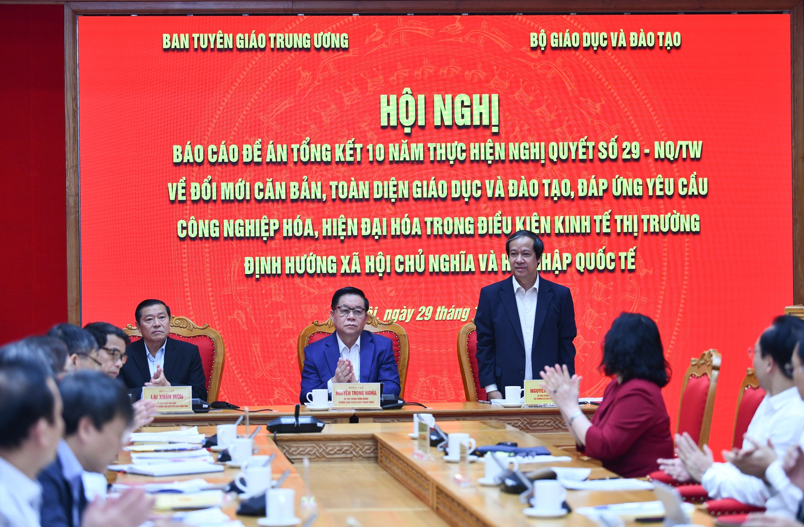 Bộ trưởng Bộ GD&ĐT Nguyễn Kim Sơn phát biểu tại hội nghị. Bộ trưởng Bộ GD&ĐT Nguyễn Kim Sơn phát biểu tại hội nghị.