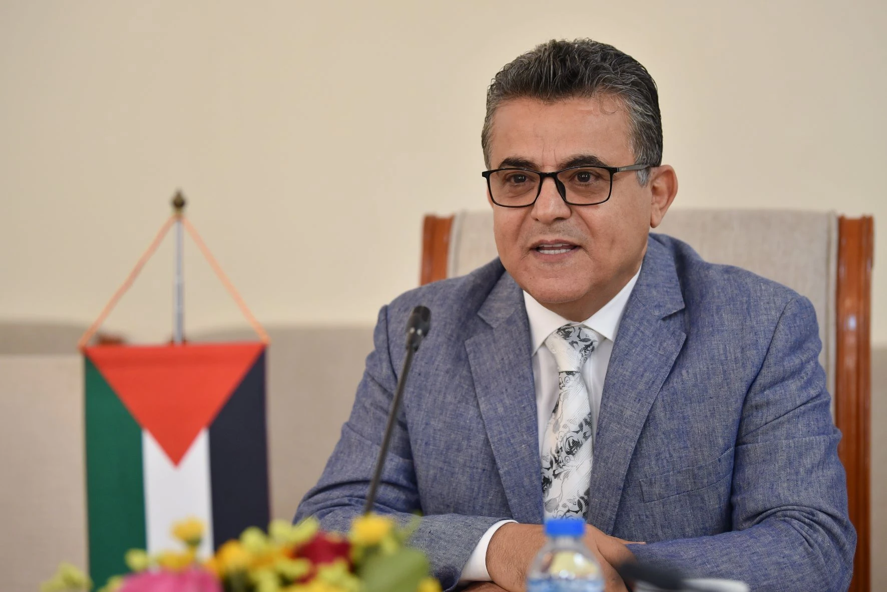 Ngài Saadi Salama phát biểu tại buổi tiếp.