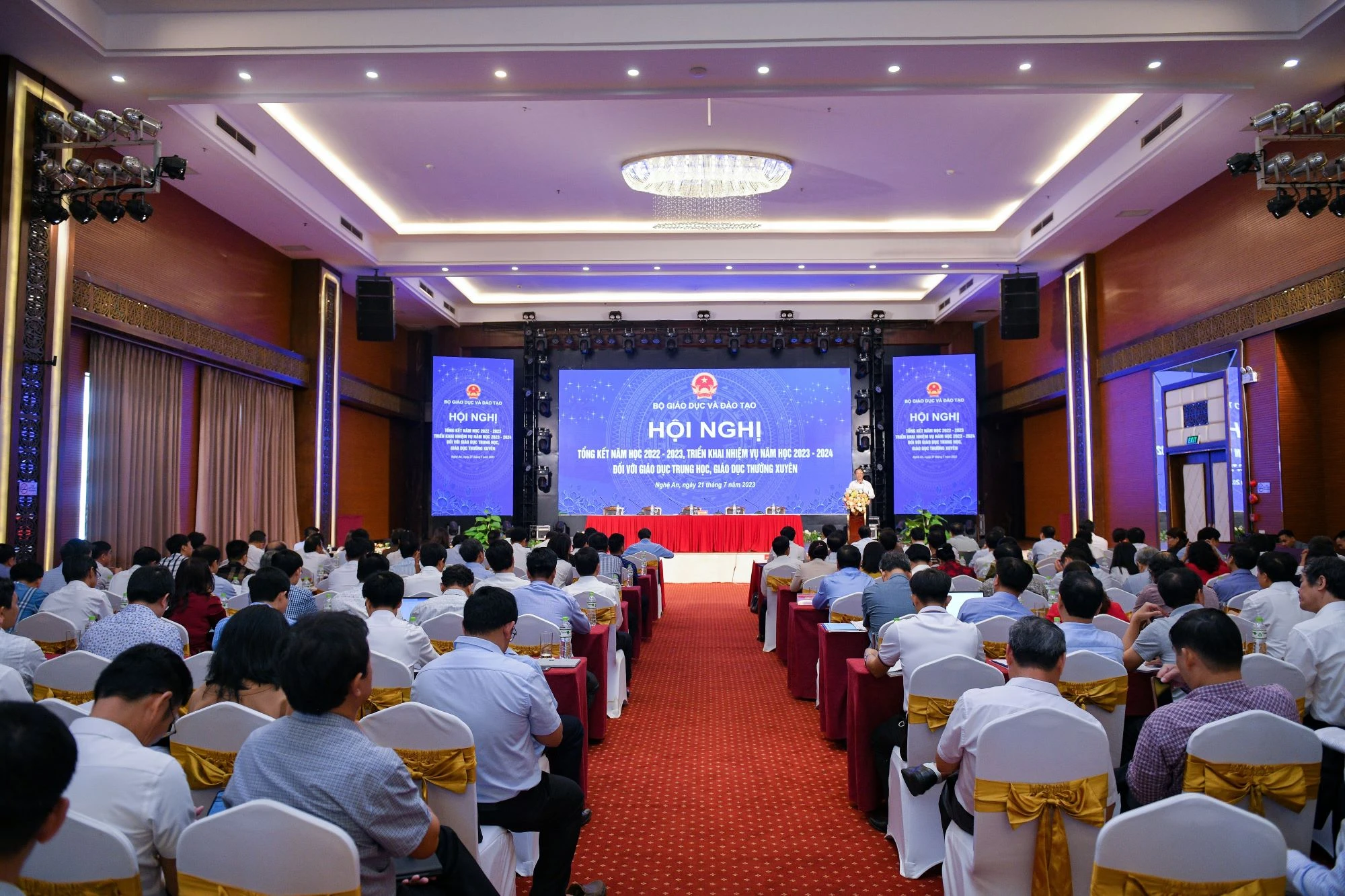 Hội nghị tổng kết năm học 2022-2023, triển khai nhiệm vụ năm học 2023-2024 với giáo dục trung học, giáo dục thường xuyên.