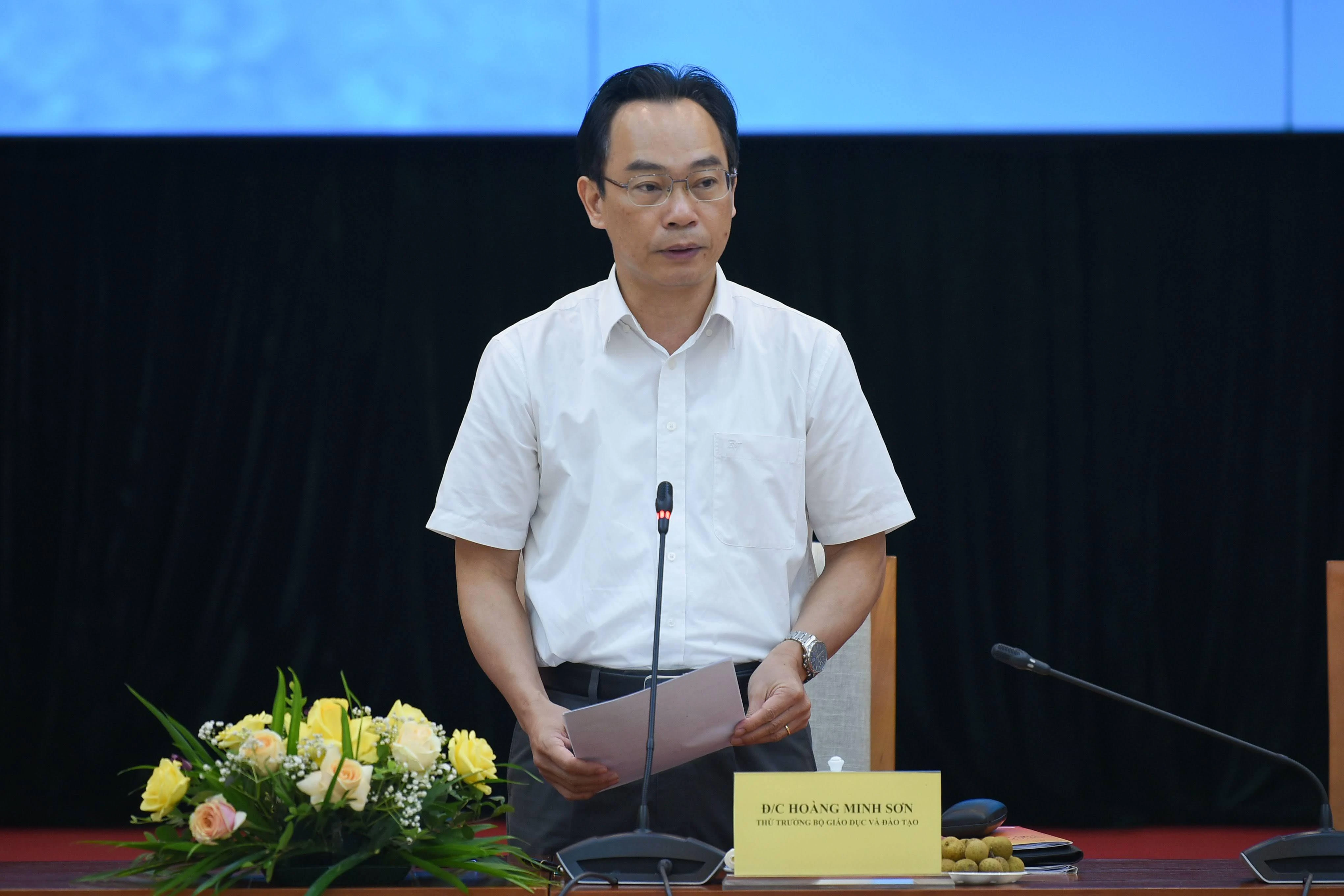 Thứ trưởng Bộ GD&amp;ĐT Hoàng Minh Sơn - Phó Trưởng Ban chỉ đạo, Trưởng Ban tổ chức phát biểu tại họp báo.