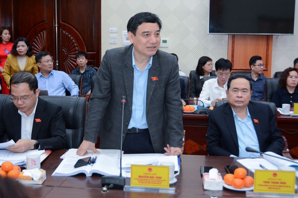 Ông Nguyễn Đắc Vinh, Chủ nhiệm Ủy ban Văn hóa, Giáo dục của Quốc hội, Phó Trưởng đoàn Thường trực Đoàn giám sát phát biểu tại buổi làm việc. Ông Nguyễn Đắc Vinh, Chủ nhiệm Ủy ban Văn hóa, Giáo dục của Quốc hội, Phó Trưởng đoàn Thường trực Đoàn giám sát phát biểu tại buổi làm việc.