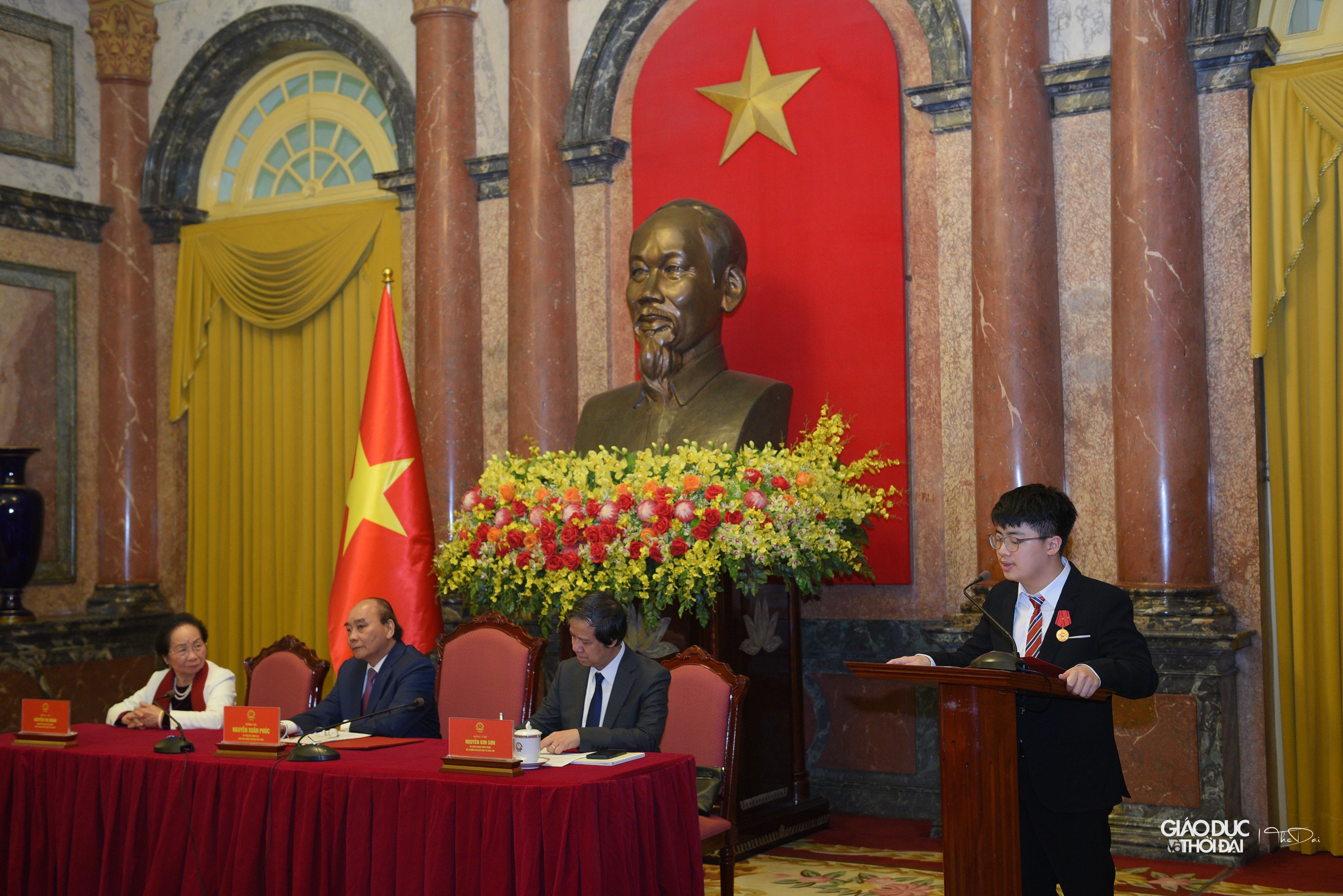 Ngô Quý Đăng, học sinh Trường THPT chuyên Khoa học Tự nhiên, Trường ĐH Khoa học Tự nhiên, ĐHQG Hà Nội, phát biểu tại buổi gặp mặt.