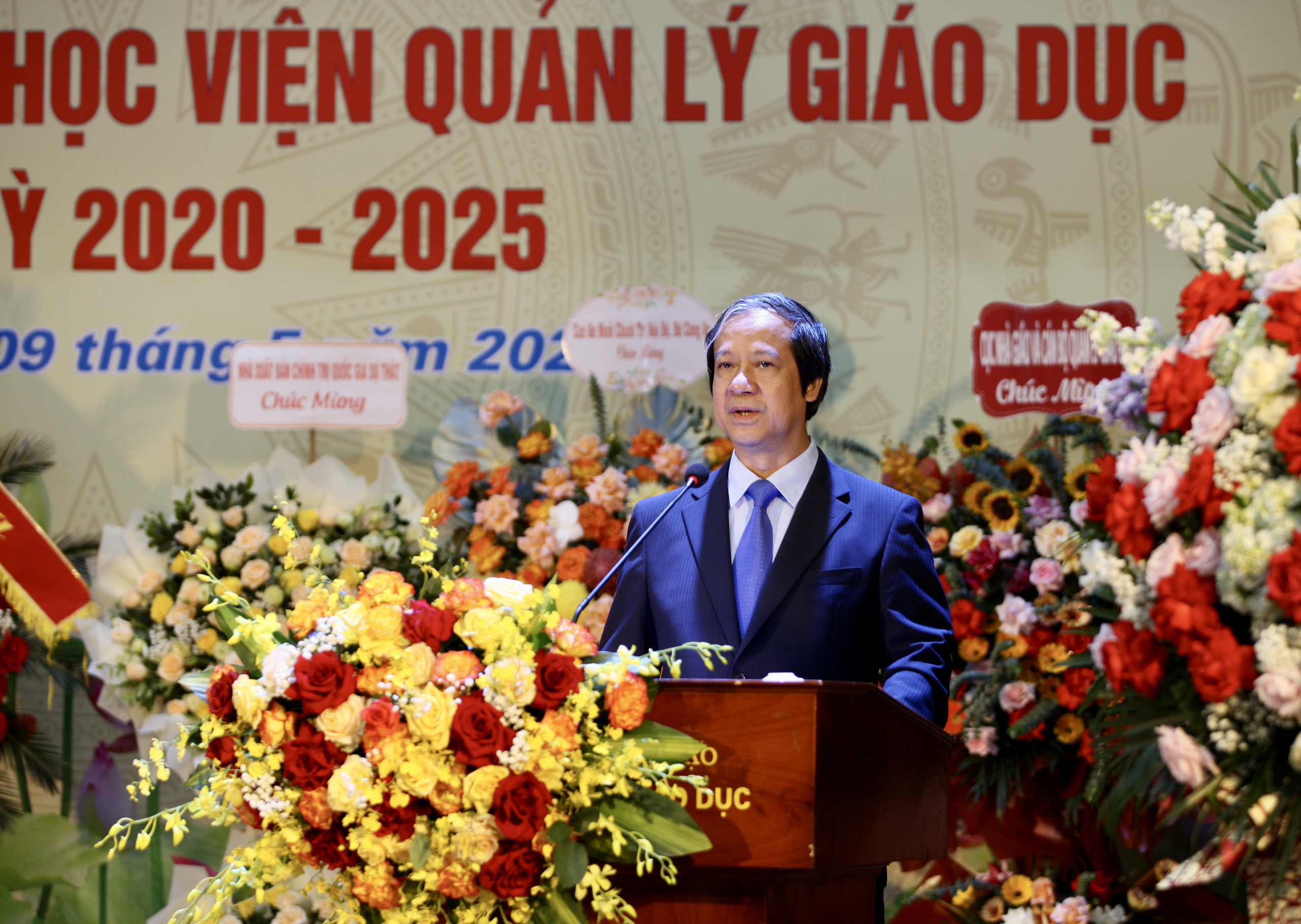 Bộ trưởng Bộ GD&ĐT Nguyễn Kim Sơn phát biểu tại buổi lễ. Bộ trưởng Bộ GD&ĐT Nguyễn Kim Sơn phát biểu tại buổi lễ.