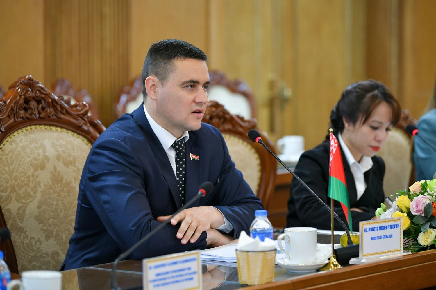 Bộ trưởng Bộ Giáo dục Belarus Ivanets Andrei Ivanovich phát biểu tại hội đàm.