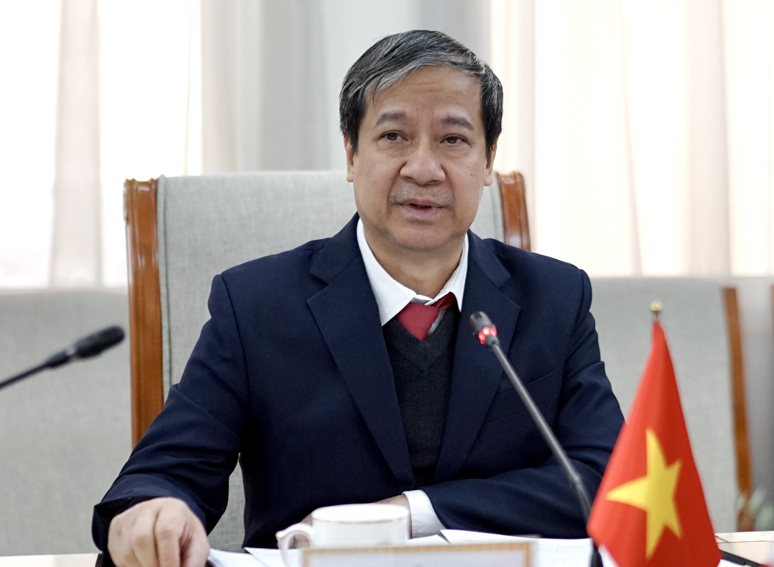 Bộ trưởng Bộ GD&ĐT Nguyễn Kim Sơn trao đổi tại buổi tiếp. Bộ trưởng Bộ GD&ĐT Nguyễn Kim Sơn trao đổi tại buổi tiếp.