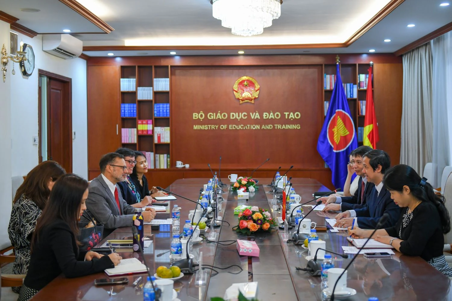 Hình ảnh tại buổi tiếp.