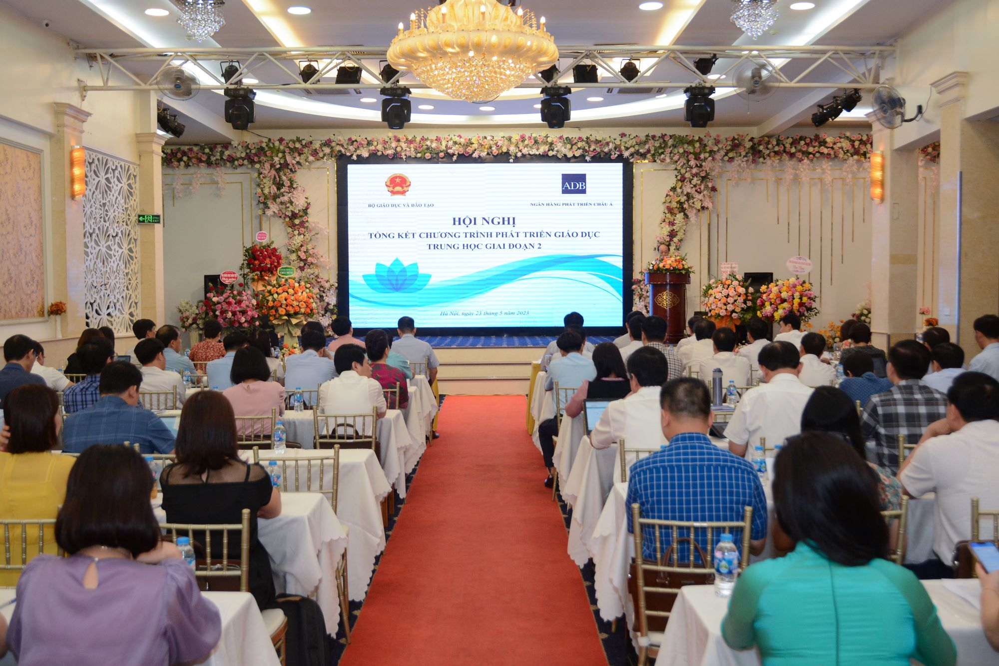 Toàn cảnh hội nghị. Toàn cảnh hội nghị.