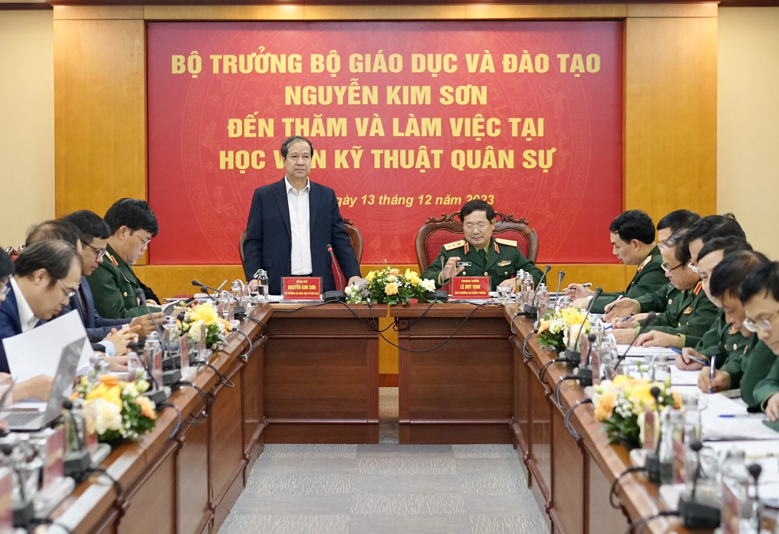 Bộ trưởng Nguyễn Kim Sơn phát biểu tại buổi làm việc.