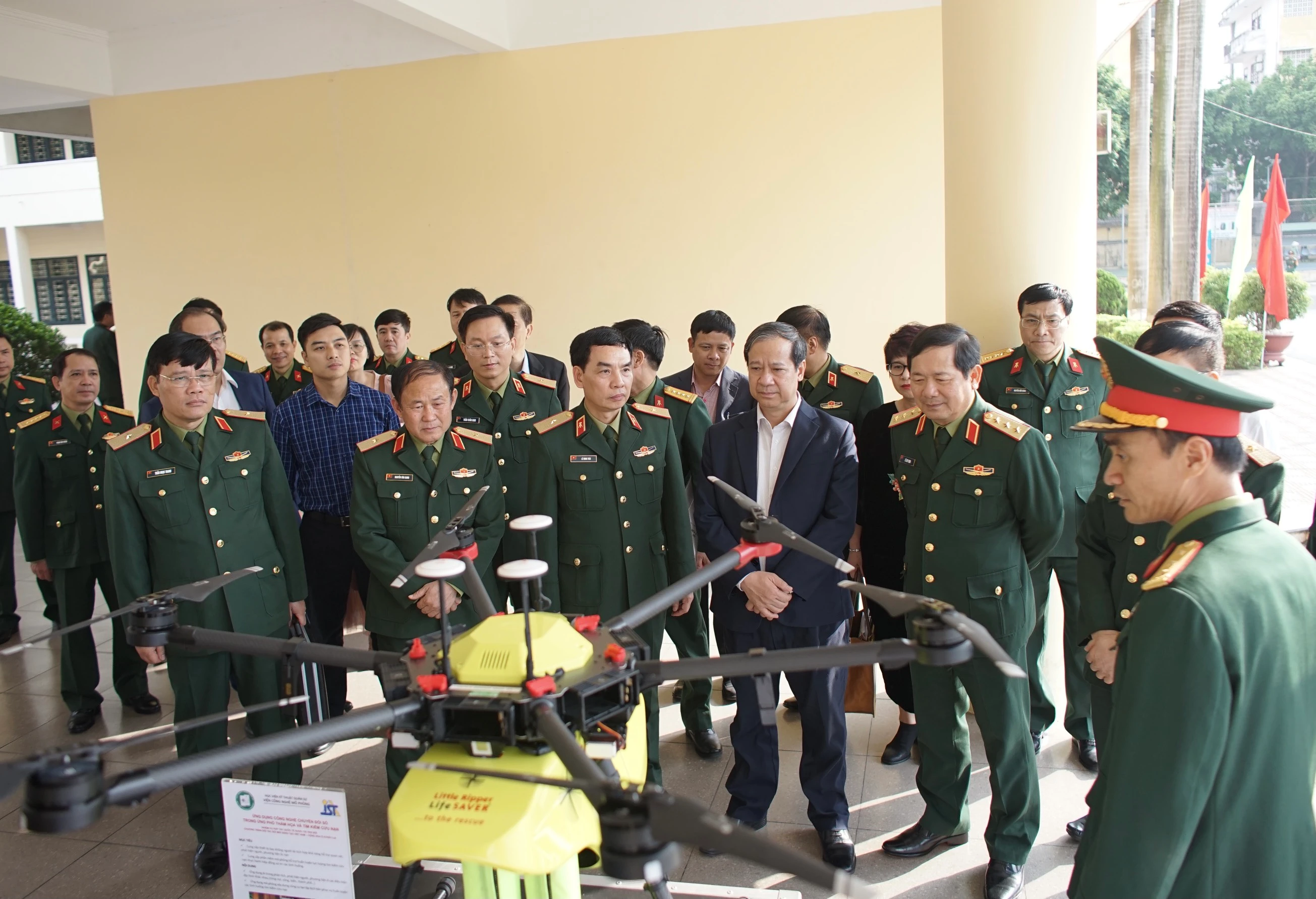 Từ hoạt động nghiên cứu khoa học, phát triển công nghệ, Học viện đã tạo ra một số sản phẩm khoa học và công nghệ lưỡng dụng, phục vụ nền kinh tế xã hội.