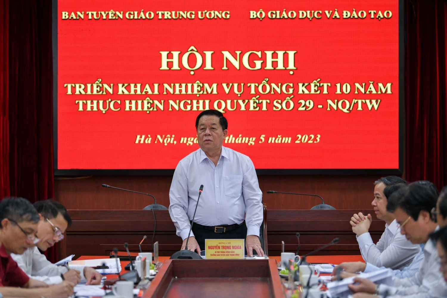 Trưởng Ban Tuyên giáo Trung ương Nguyễn Trọng Nghĩa phát biểu tại Hội nghị.